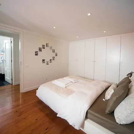 Cosy Chiado Appartamento Lisbona